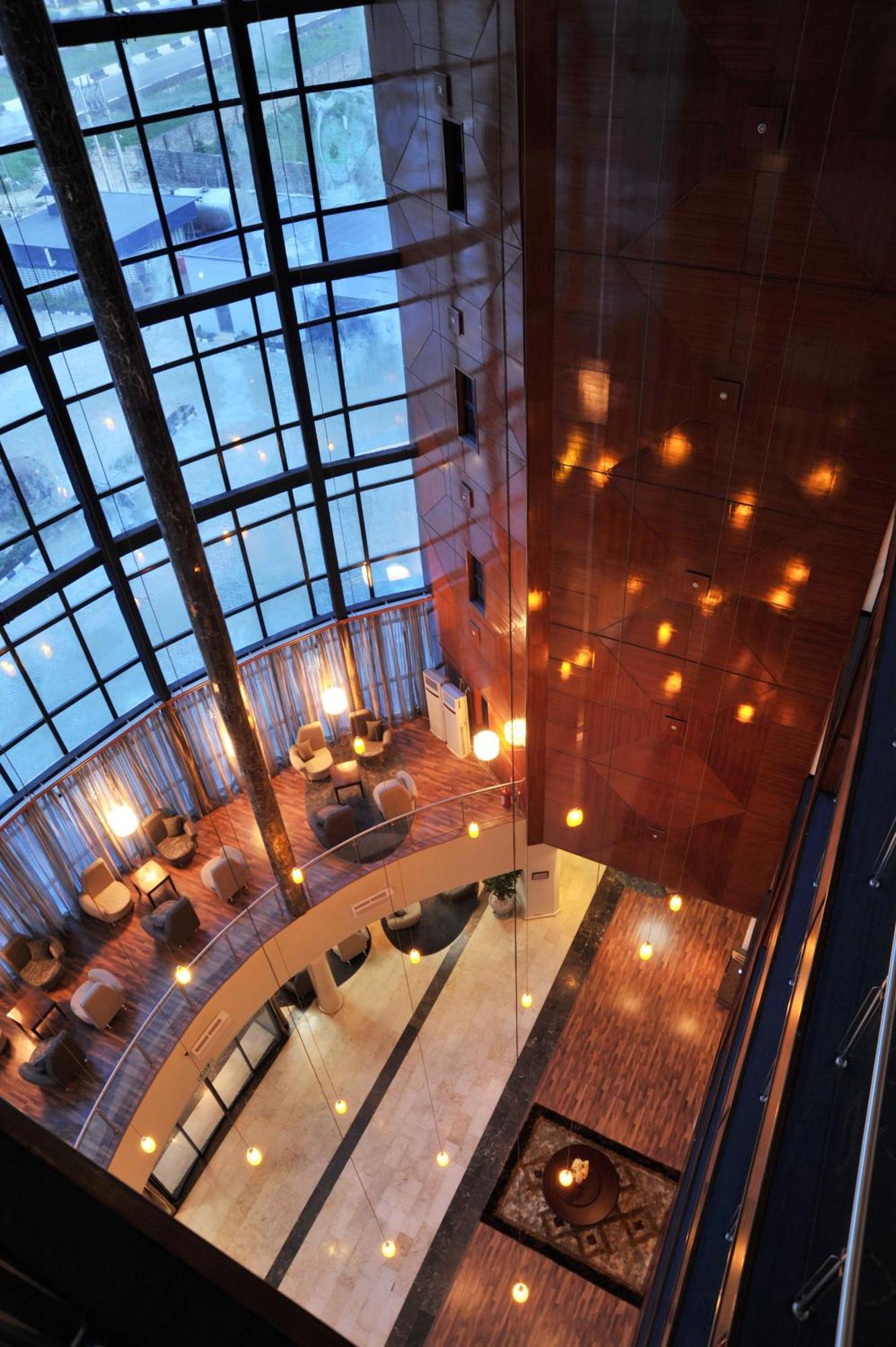 Protea Hotel By Marriott Delta Уари Екстериор снимка